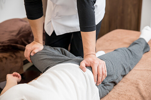 池袋の整体院で骨盤矯正施術