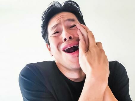 顎関節症　顎周辺の痛み